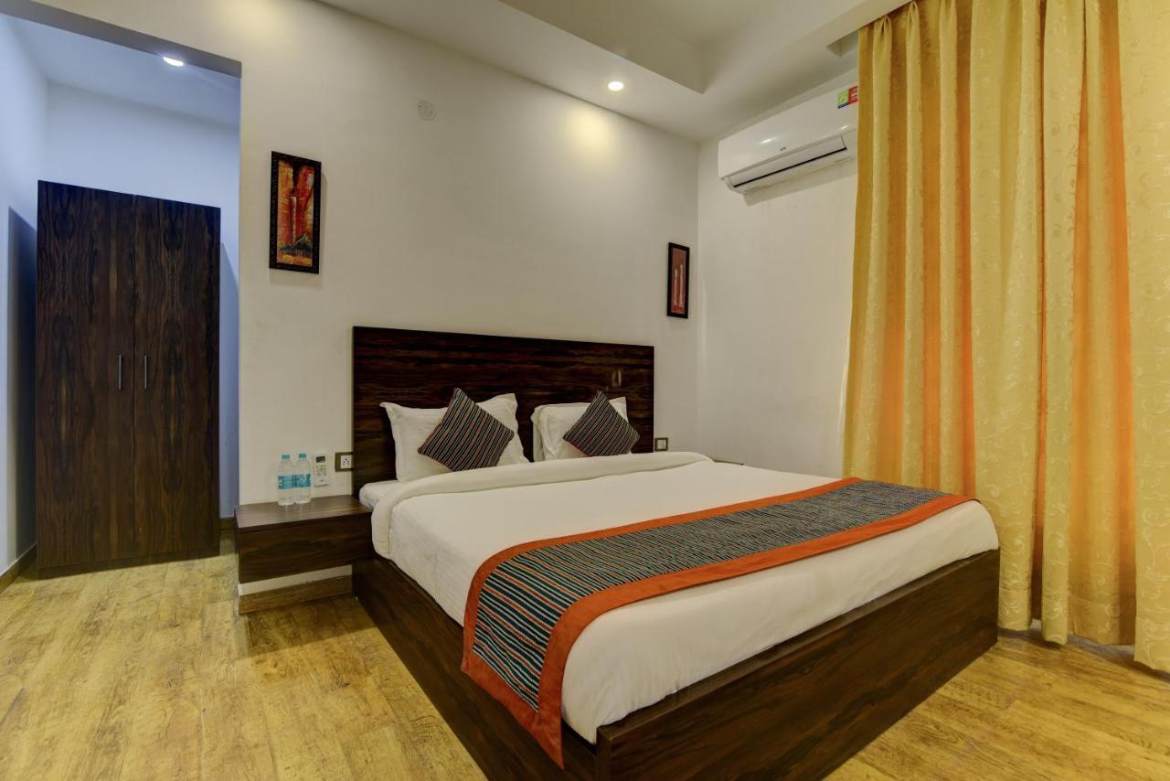 Country Inn Hotels & Resorts Vrindāvan Extérieur photo