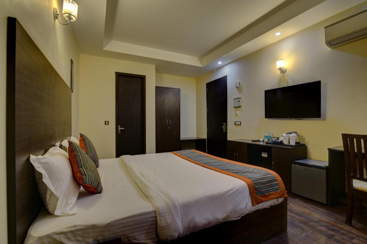 Country Inn Hotels & Resorts Vrindāvan Extérieur photo