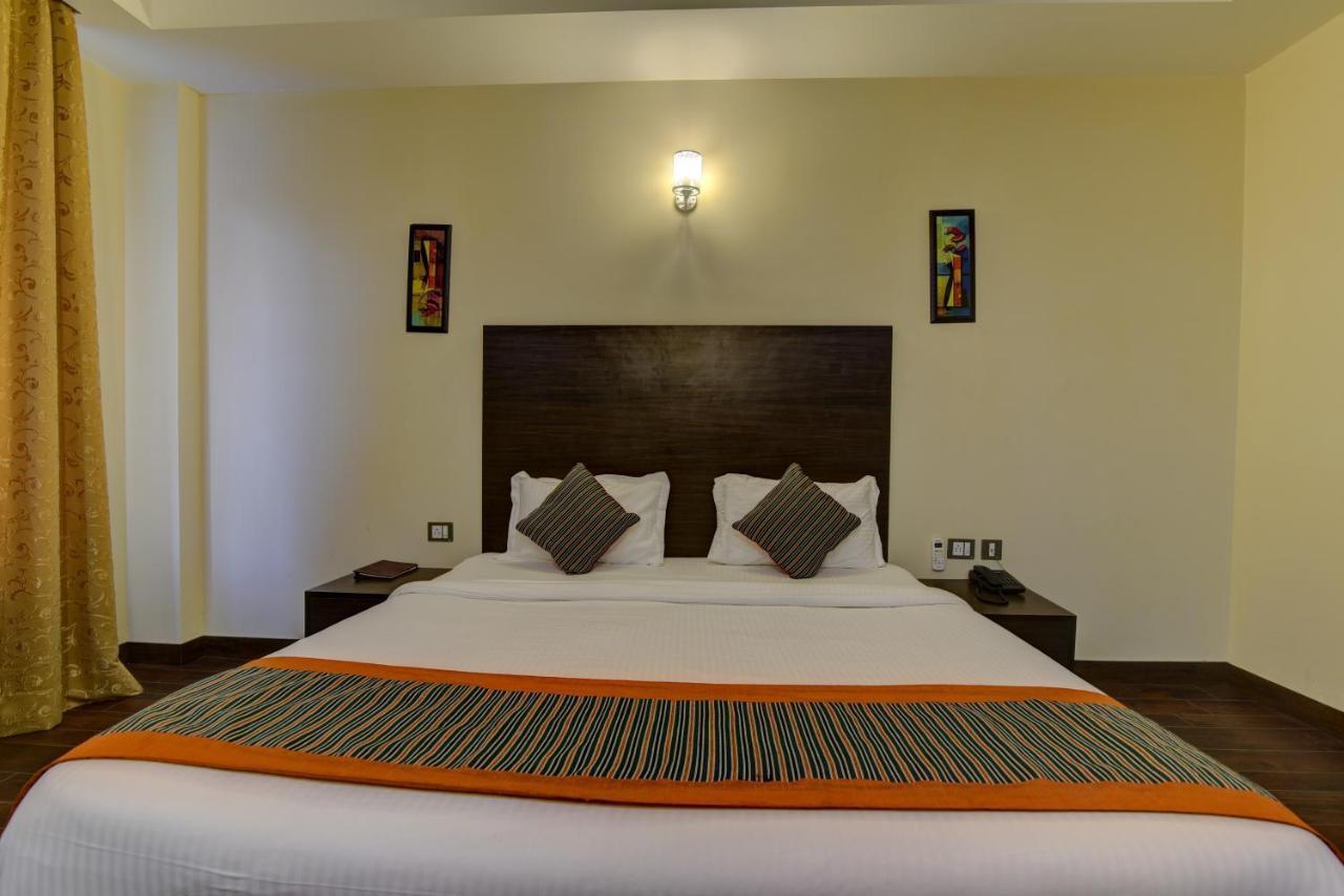 Country Inn Hotels & Resorts Vrindāvan Extérieur photo