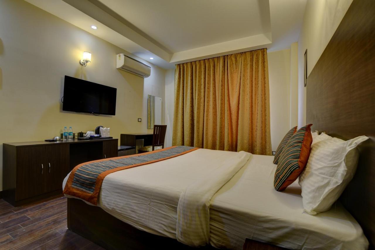 Country Inn Hotels & Resorts Vrindāvan Extérieur photo