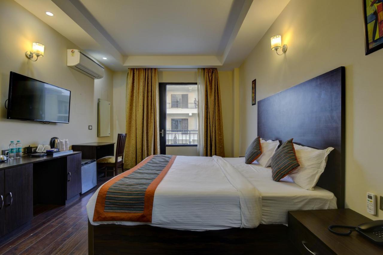 Country Inn Hotels & Resorts Vrindāvan Extérieur photo