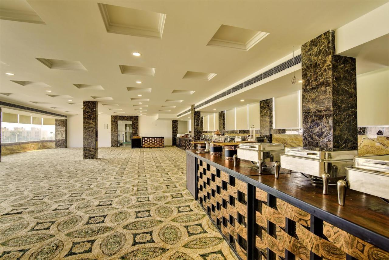 Country Inn Hotels & Resorts Vrindāvan Extérieur photo