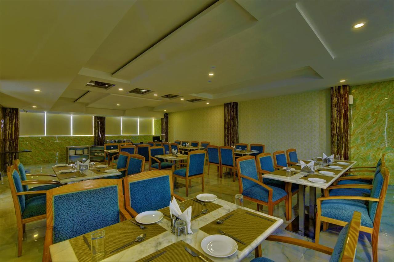 Country Inn Hotels & Resorts Vrindāvan Extérieur photo