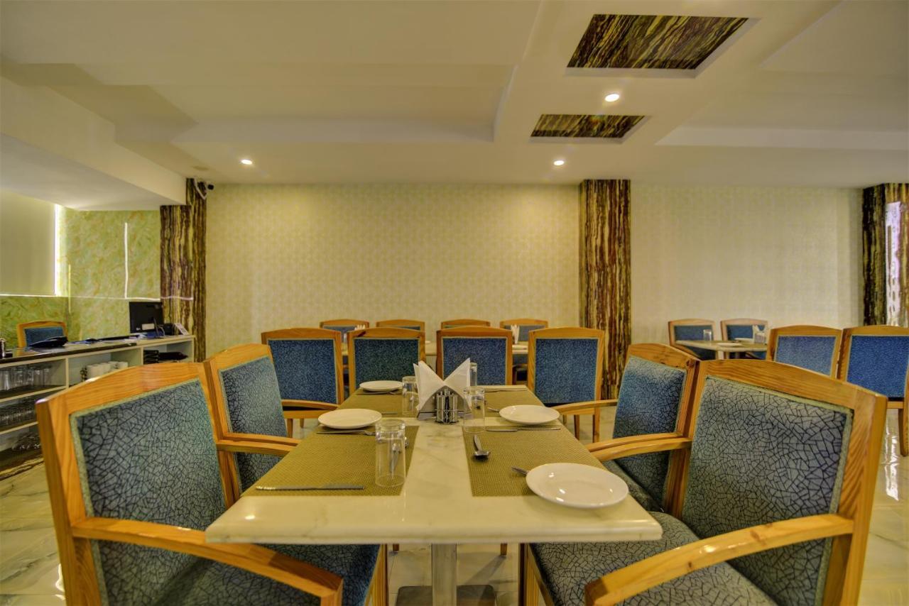 Country Inn Hotels & Resorts Vrindāvan Extérieur photo