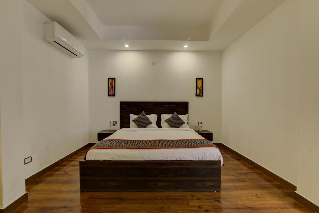 Country Inn Hotels & Resorts Vrindāvan Extérieur photo